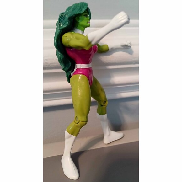 Marvel The Incredible Hulk She-Hulk (1996) Toy Biz Action Figure - Picture 2 of 5